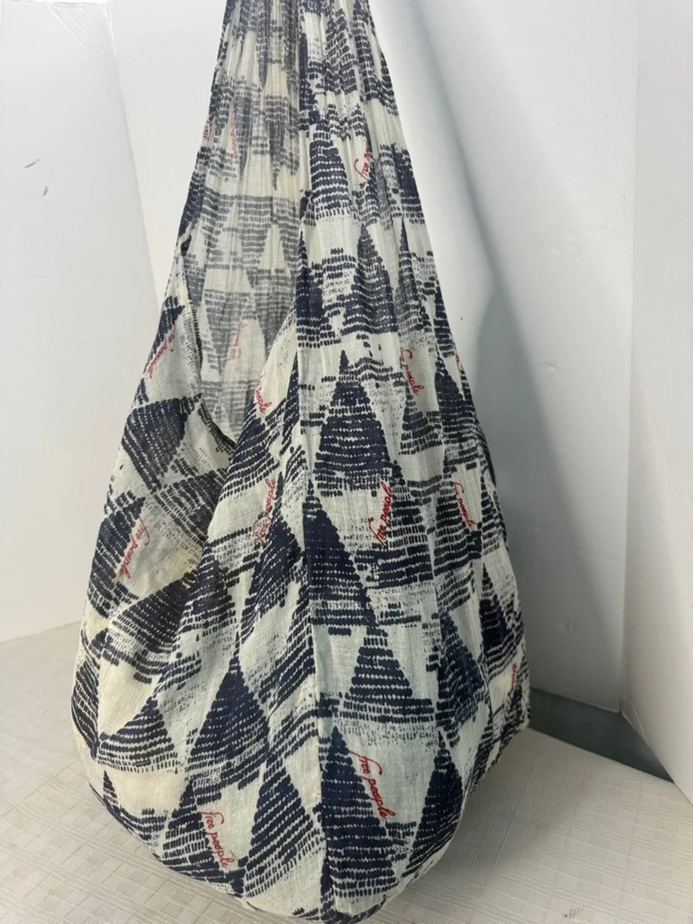Unbranded Blue and White Patterned Hobo Tote